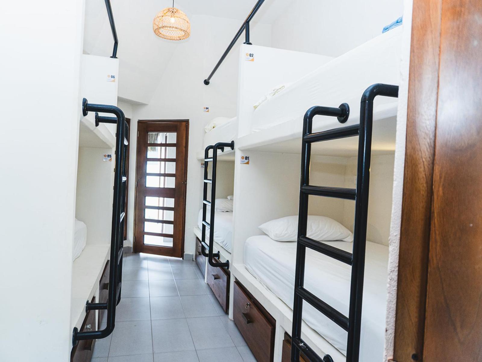 Huku Beach Hostel Palomino Buitenkant foto