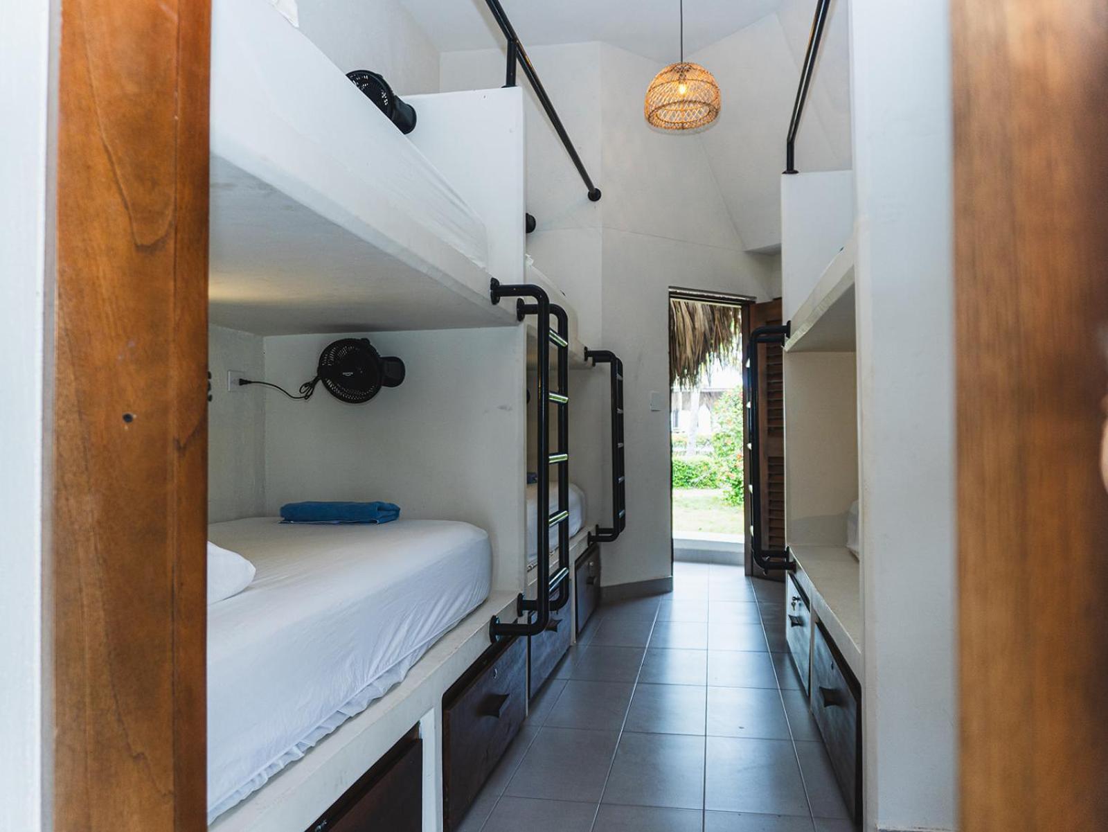 Huku Beach Hostel Palomino Buitenkant foto