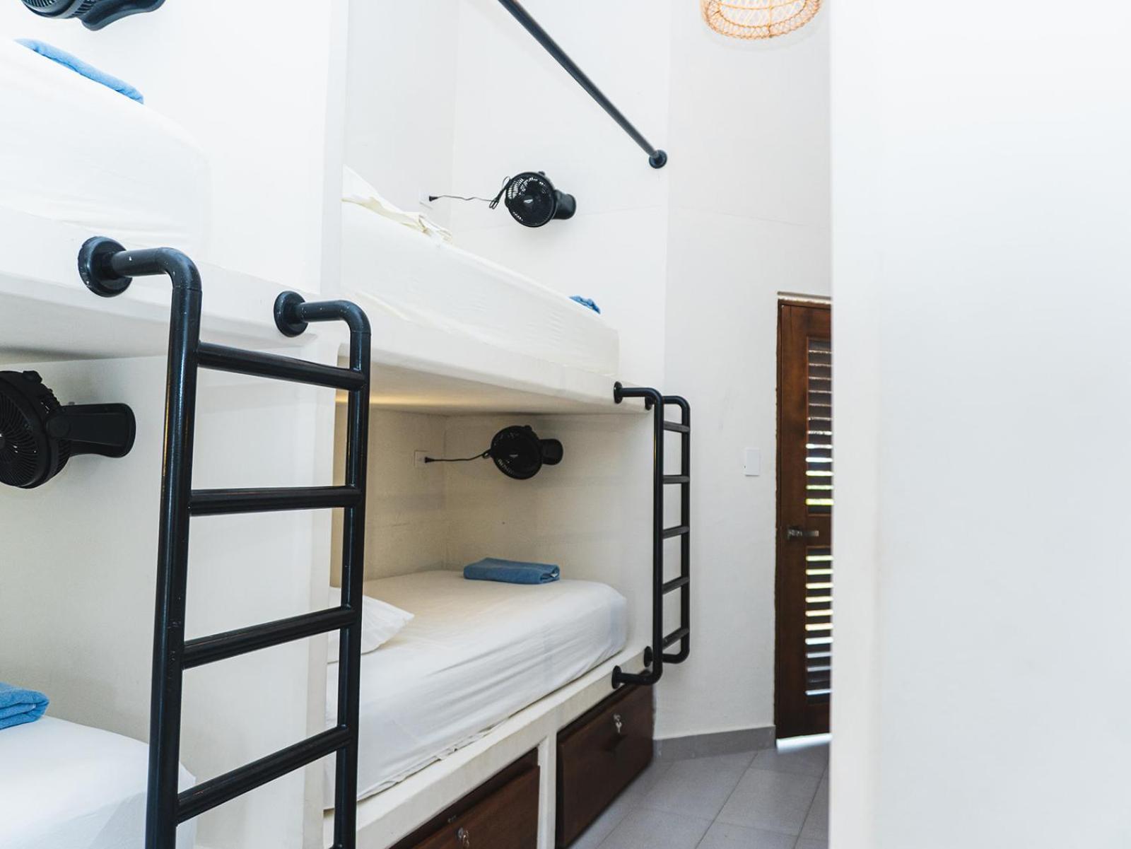 Huku Beach Hostel Palomino Buitenkant foto