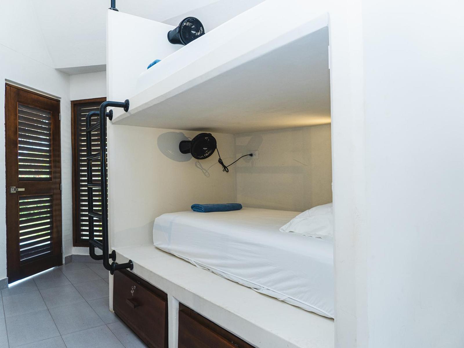 Huku Beach Hostel Palomino Buitenkant foto