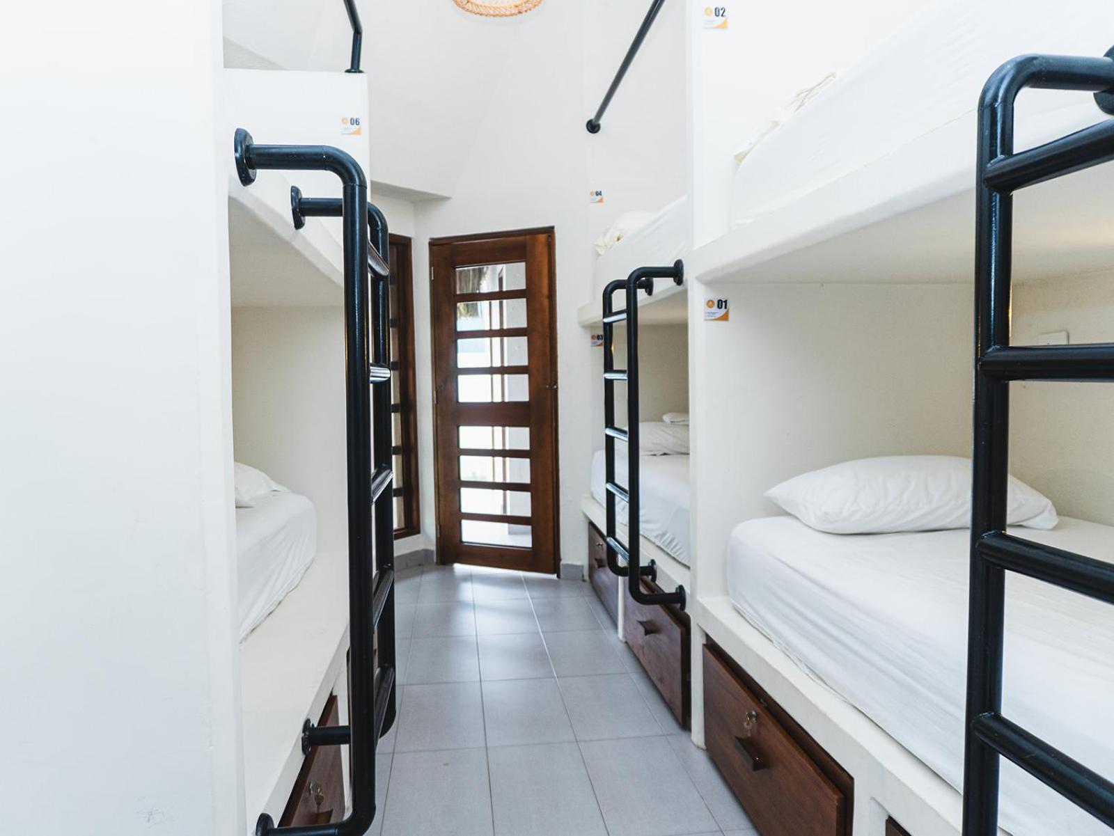 Huku Beach Hostel Palomino Buitenkant foto