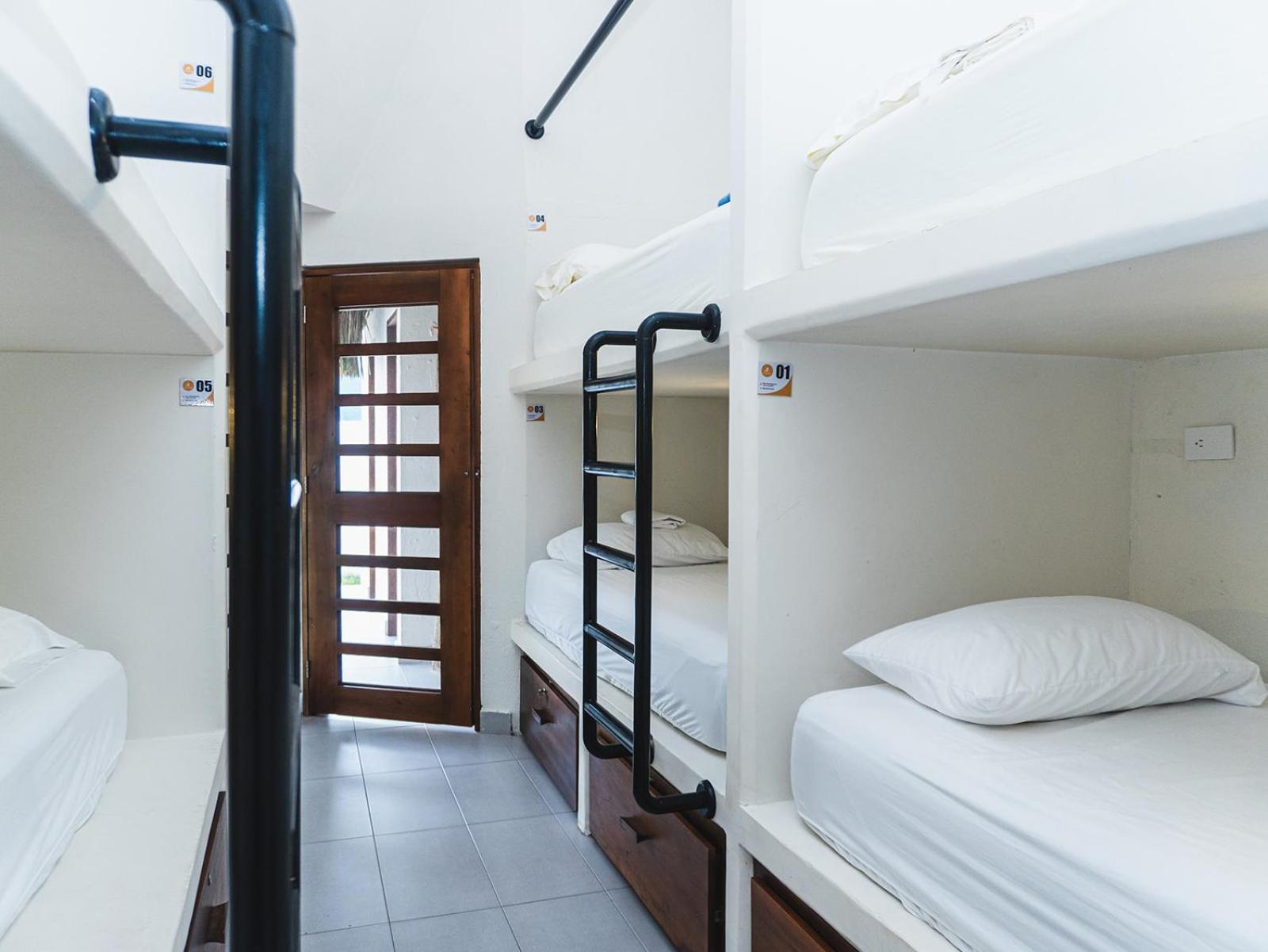 Huku Beach Hostel Palomino Buitenkant foto